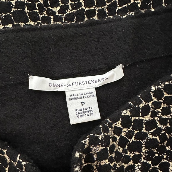 Diane Von Furstenberg Black & Gold Mini Skirt - Picture 4 of 4